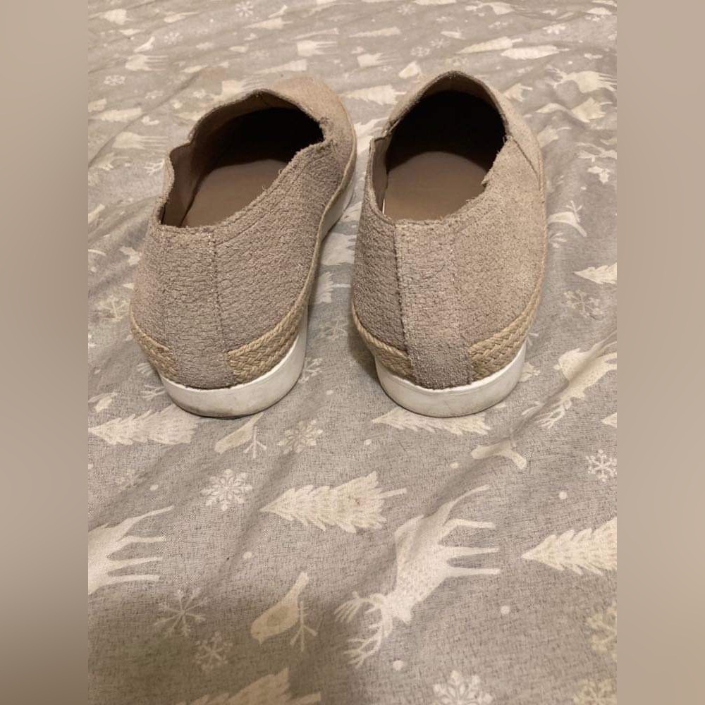Donald j. Pliner tan espadrilles size 8 soles need some cleaning see photos - Picture 2 of 8